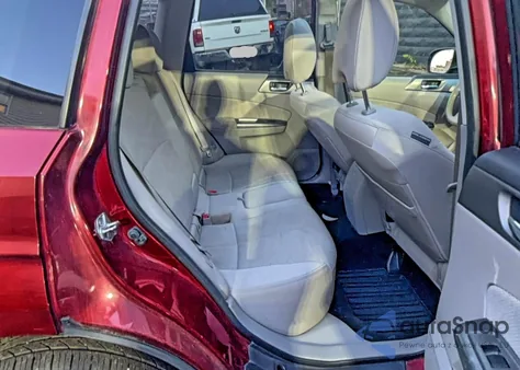 2013 Subaru Forester 2.5X z USA, uszkodzony, nr VIN JF2SHGAC8DH417720